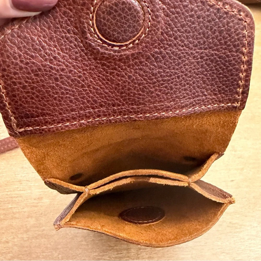 Portland Leather Goods Parker phone bag in nutmeg - Picture 4 of 4